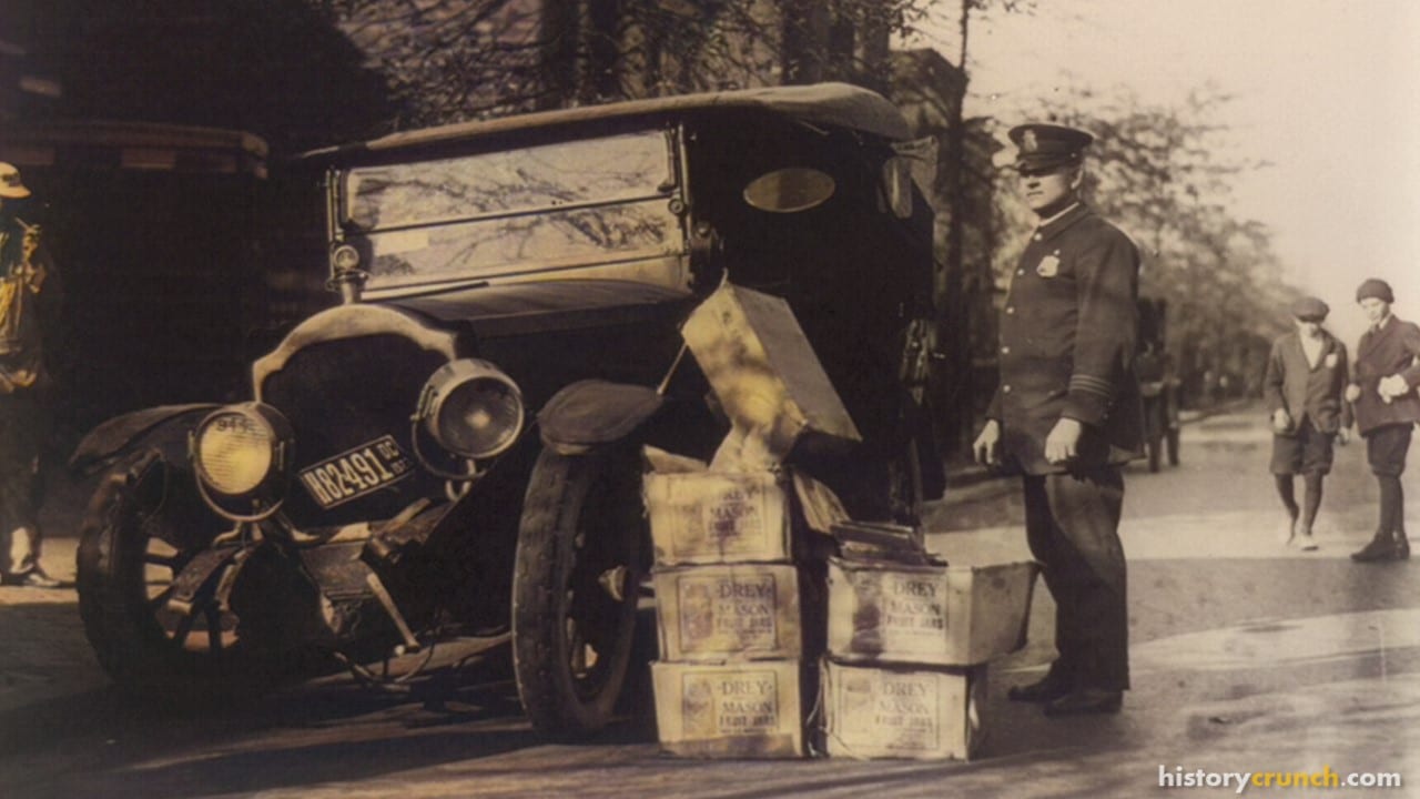 Bootlegging in the Prohibition Era: A Detailed Summary - History Crunch